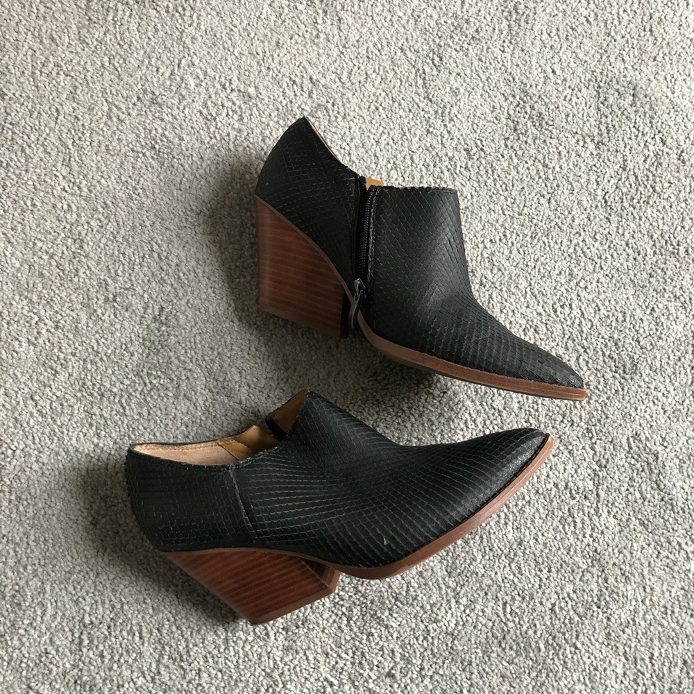 Franco Sarto women’s black booties size 8